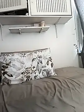 HappygalTheQueen online show from 4, 2, 2026