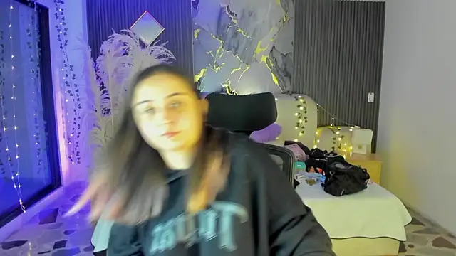 SarahCastro1  online show from 7, 2, 2026