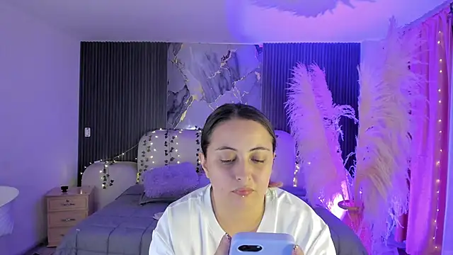 SarahCastro1  online show from 2, 4, 2026