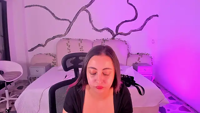 SarahCastro1  online show from 12, 9, 2025