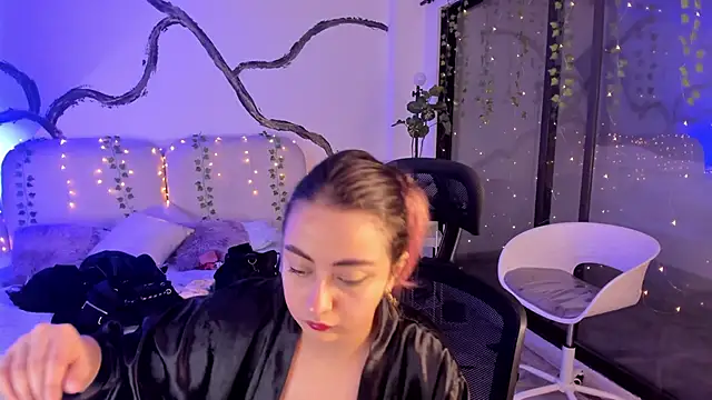 SarahCastro1  online show from 1, 11, 2025