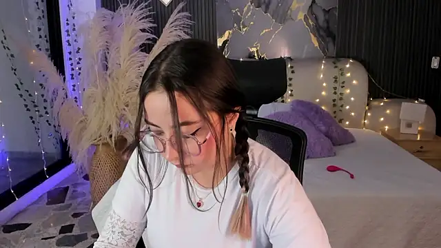 SarahCastro1  online show from 15, 2, 2026