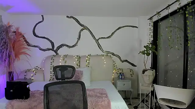 SarahCastro1  online show from 3, 10, 2025