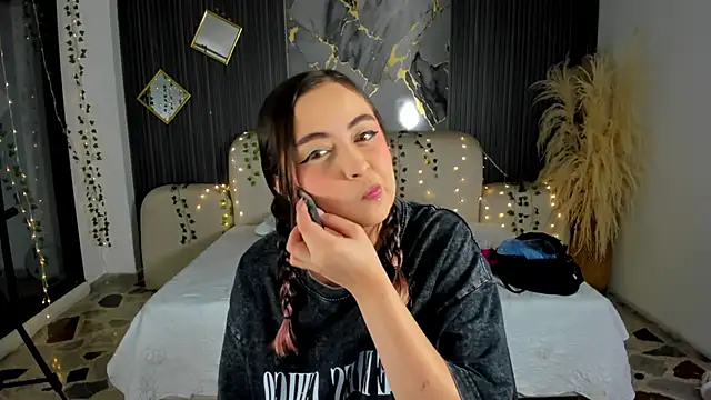 SarahCastro1  online show from 8, 1, 2026