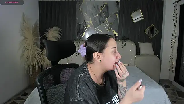 SarahCastro1  online show from 11, 1, 2026