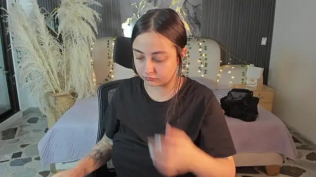 SarahCastro1  online show from 20, 2, 2026