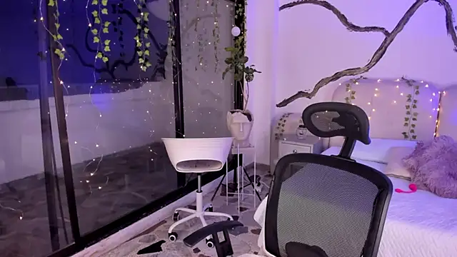 SarahCastro1  online show from 8, 11, 2025