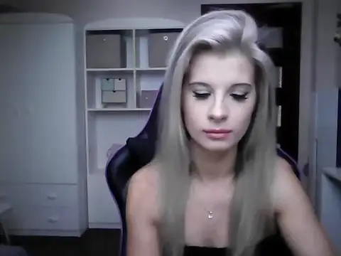 KristineGlow online show from 26, 9, 2025