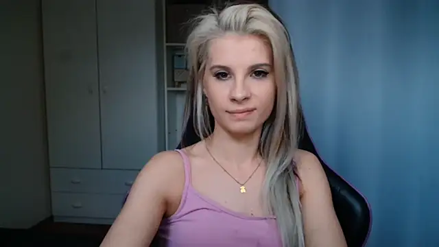 KristineGlow online show from 4, 6, 2026