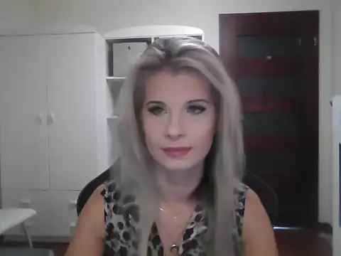 KristineGlow online show from 8, 10, 2025