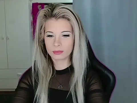 KristineGlow online show from 30, 10, 2025