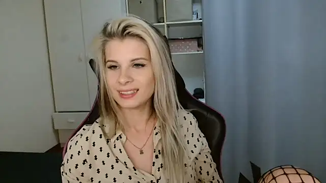 KristineGlow online show from 9, 5, 2026