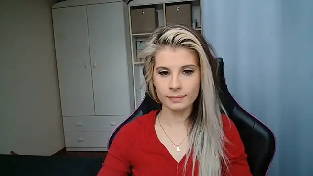 KristineGlow online show from 7, 5, 2026