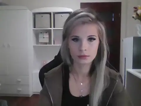 KristineGlow online show from 3, 10, 2025