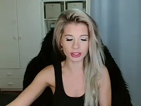 KristineGlow online show from 10, 11, 2025