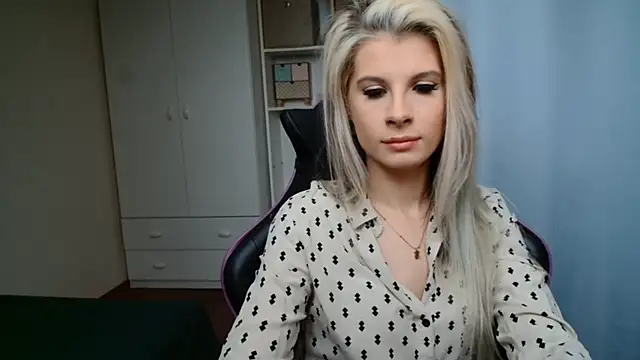 KristineGlow online show from 9, 5, 2026