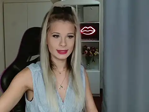 KristineGlow online show from 17, 10, 2025