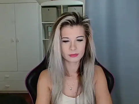 KristineGlow online show from 30, 11, 2025