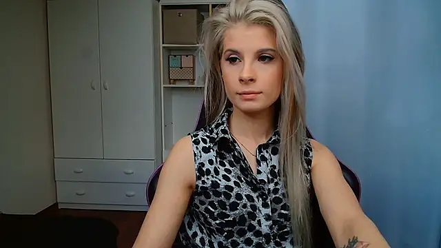 KristineGlow online show from 1, 6, 2026