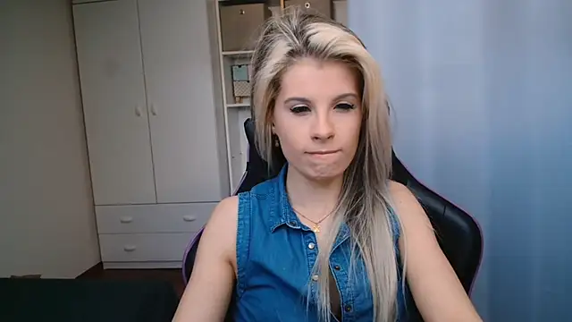 KristineGlow online show from 6, 5, 2026