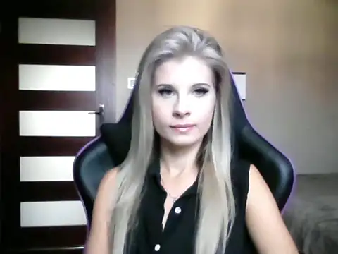 KristineGlow online show from 17, 9, 2025