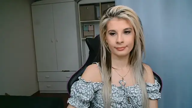 KristineGlow online show from 8, 5, 2026