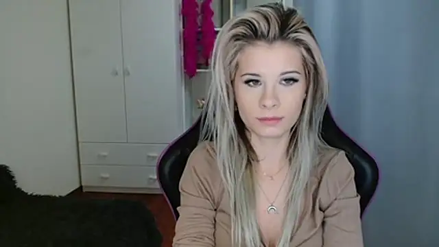 KristineGlow online show from 29, 10, 2025