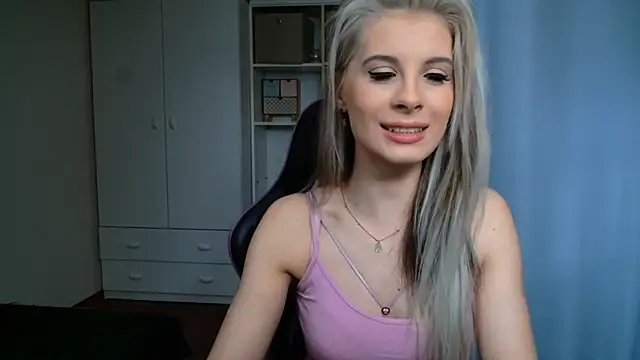 KristineGlow online show from 2, 6, 2026