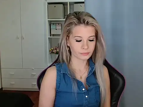 KristineGlow online show from 28, 2, 2026