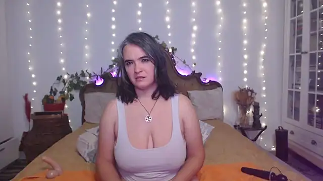 SilkenSin online show from 4, 10, 2025