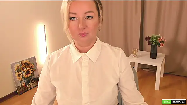 Snapshot of sexmom8 chatting on 8, 11, 2025 sexmom8 online show from 8, 11, 2025