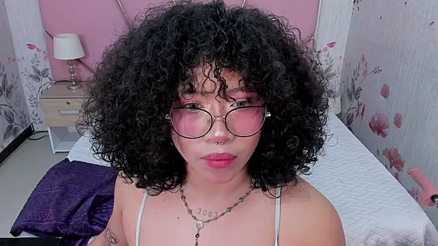 SafiroAgataaa online show from 24, 9, 2025