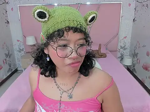 SafiroAgataaa online show from 9, 9, 2025