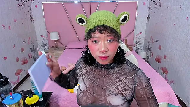 SafiroAgataaa online show from 13, 9, 2025