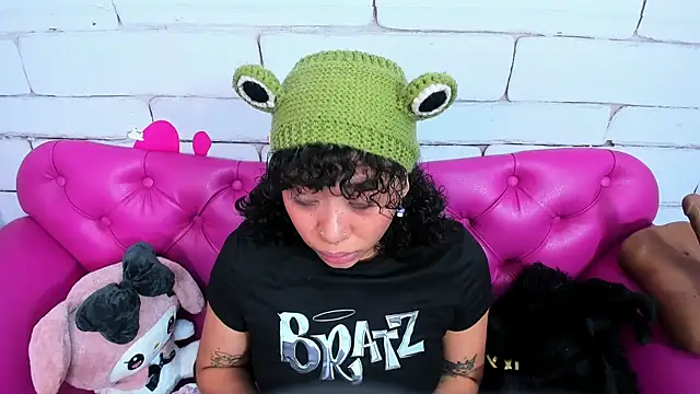 SafiroAgataaa online show from 6, 10, 2025