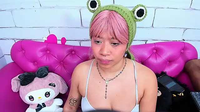 SafiroAgataaa online show from 3, 10, 2025