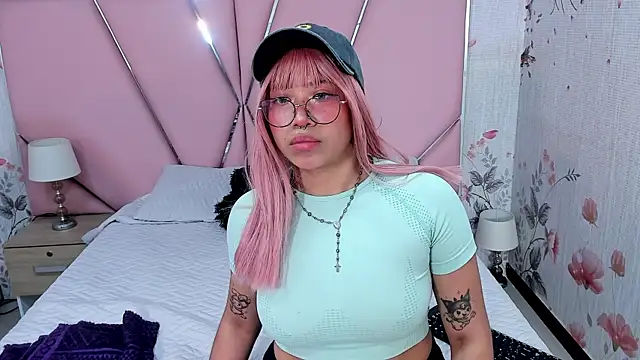 SafiroAgataaa online show from 22, 9, 2025