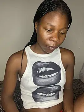 Snapshot of Crazyqueenxxx chatting on 13, 11, 2025 Crazyqueenxxx online show from 13, 11, 2025