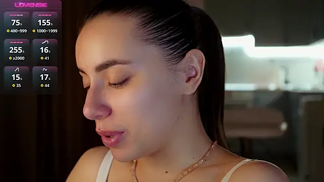 Snapshot of KateCarrey chatting on 4, 3, 2026 KateCarrey online show from 4, 3, 2026