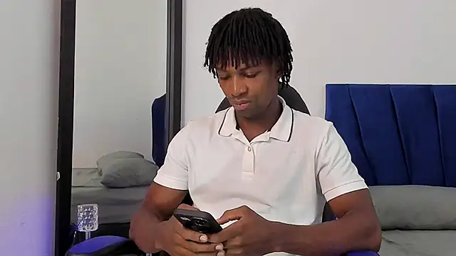 Snapshot of tau_montes chatting on 1, 10, 2025 tau montes online show from 1, 10, 2025