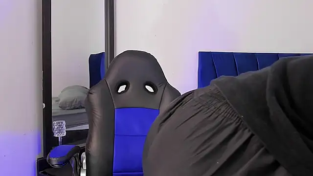 Snapshot of tau_montes chatting on 2, 10, 2025 tau montes online show from 2, 10, 2025