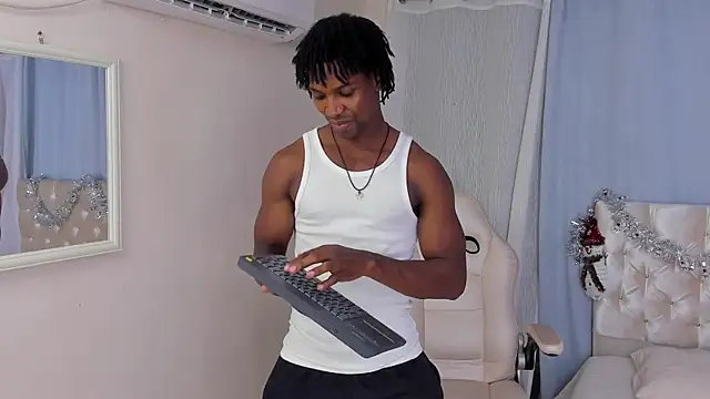 Snapshot of tau_montes chatting on 19, 11, 2025 tau montes online show from 19, 11, 2025