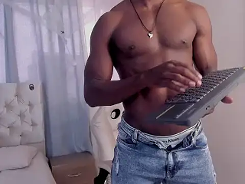 Snapshot of tau_montes chatting on 21, 10, 2025 tau montes online show from 21, 10, 2025