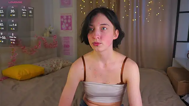 Snapshot of JuanaFriesz chatting on 4, 3, 2026 JuanaFriesz online show from 4, 3, 2026