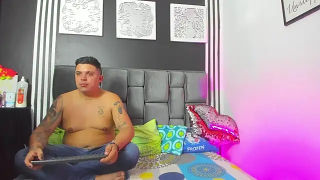 Hornycouple Hot online show from 12, 11, 2025