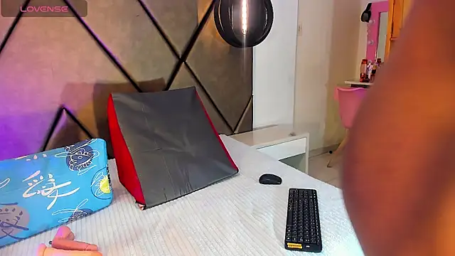 PenelopeGuzman   online show from 17, 2, 2026