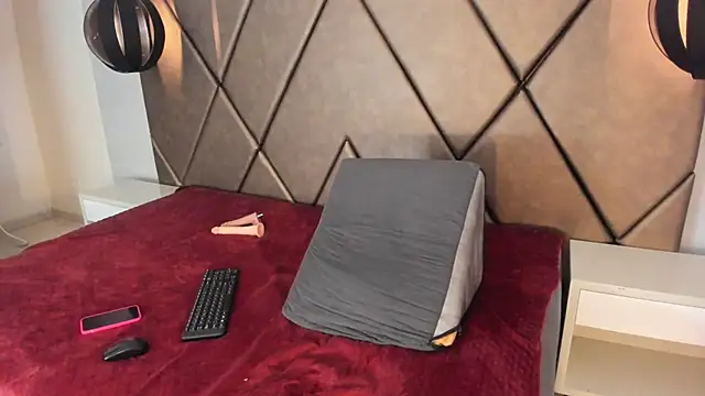 PenelopeGuzman   online show from 31, 10, 2025