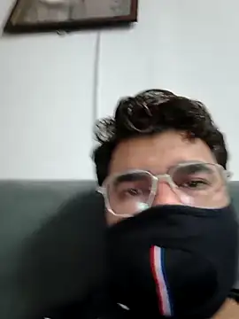 bigdick lickingexpert08 online show from 18, 11, 2025