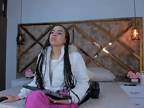 Lucia jane online show from 16, 5, 2026