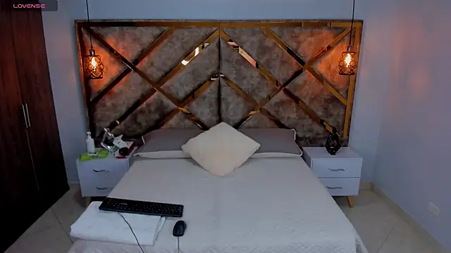 Lucia jane online show from 11, 4, 2026